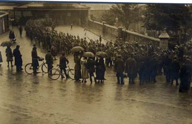 Troops detraining at Kendal Station
